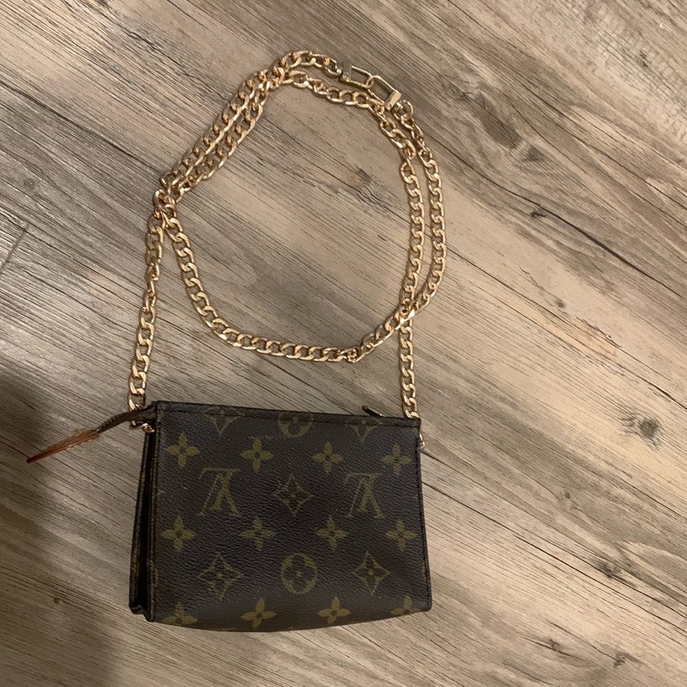 Authentic monogram LV Louis Vuitton Pochette
